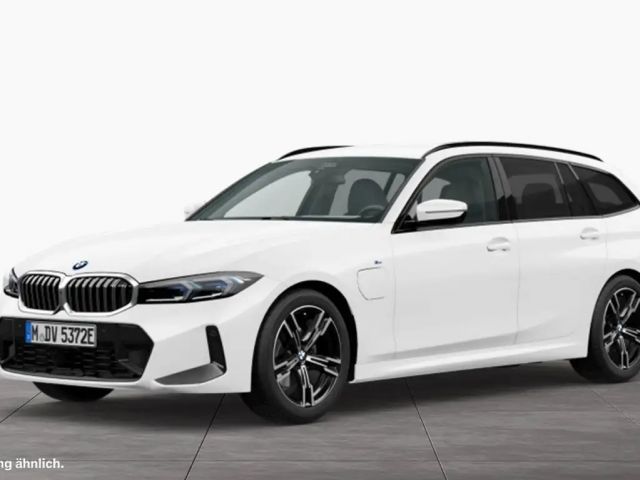 BMW 320 e xDrive Tour. M Sport AHK 360° HarmKar DrivAss AC 2024 Hybride / Benzine