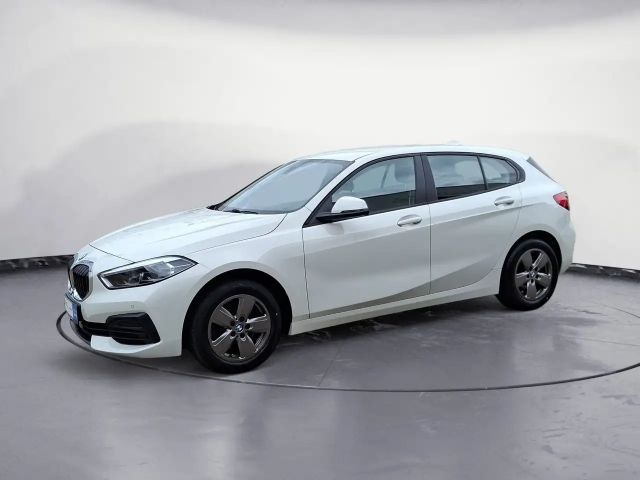 BMW 118 i Advantage Klimaaut. PDC Sitzhzg. Vorn 2021 Benzine