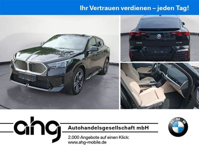 BMW iX2 xDrive30 M Sport Head-Up AHK Inconic Glow Ha 2025 Elektrisch