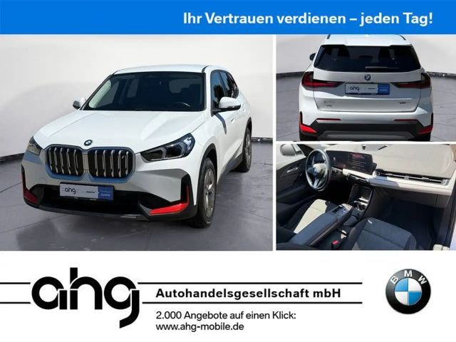 BMW iX1 xDrive30 Navi Klima PDC Kamera DAB Sitzheizu 2023 Elektrisch