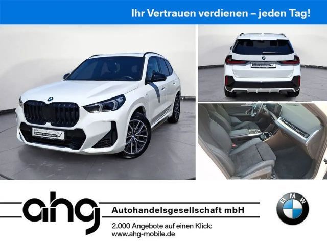 BMW X1 xDrive23i M Sport ACC Panorama AHK 360° HiFi 2023 Benzine