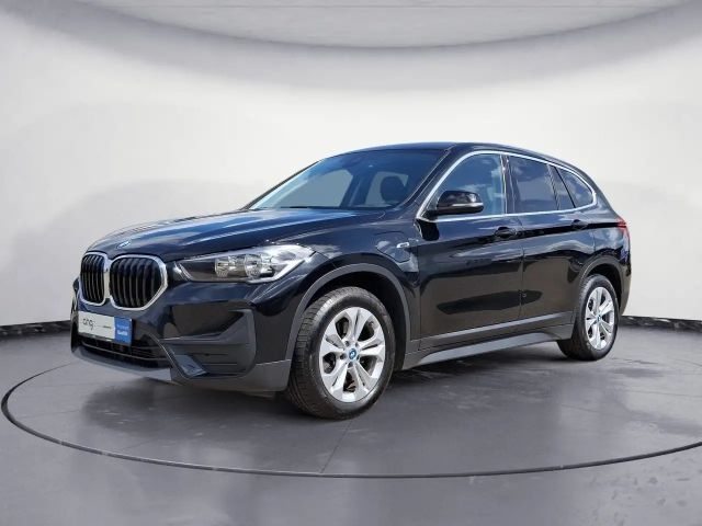 BMW X1 xDrive25e Advantage Steptronic Aut. Klimaaut. 2022 Hybride / Benzine