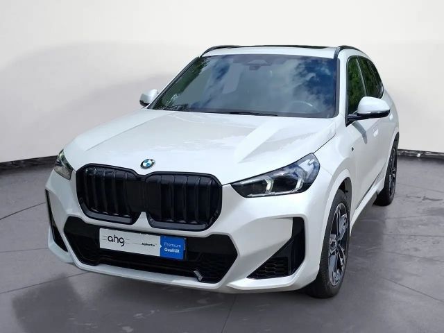 BMW X1 xDrive23i Steptronic M Sportpaket Panorama 2023 Benzine
