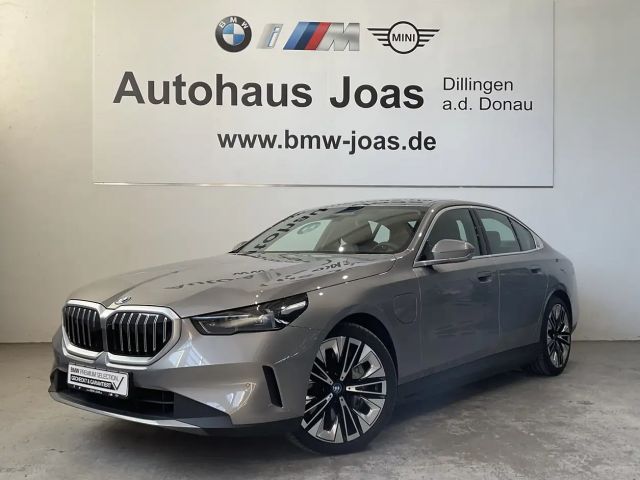 BMW 550 e xDrive |Sitzbelüftung |AC-Schnellladen |20" Aero 2025 Hybride / Benzine