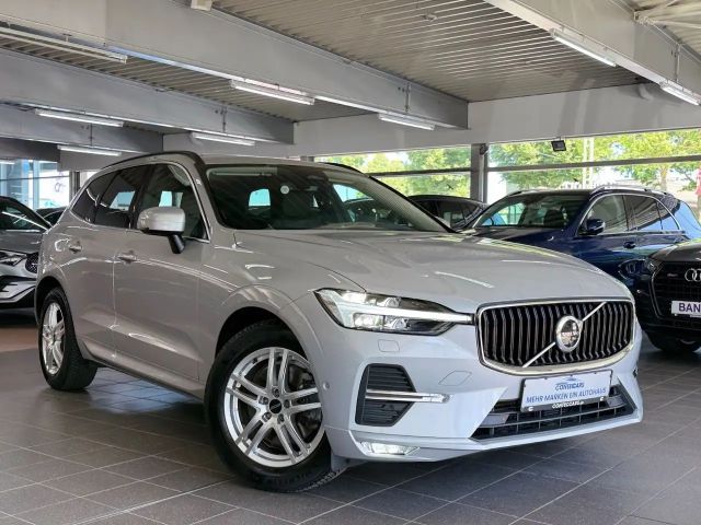 Volvo XC60 Momentum Pro B5 AWD VIELE EXTRA PAKETE 2022 Diesel
