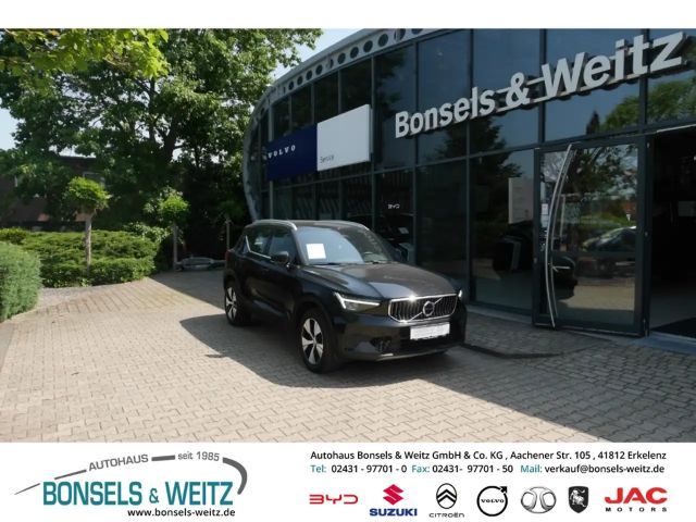Volvo XC40 Plus Bright 2WD B3 BENZIN AUTOMATIK StandHZG Digit 2023 Benzine