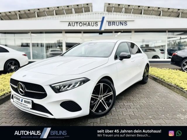 Mercedes-Benz A 180 PROGRESSIVE & NIGHT, Autom., Winter, RFK, LED, SHZ 2023 Benzine