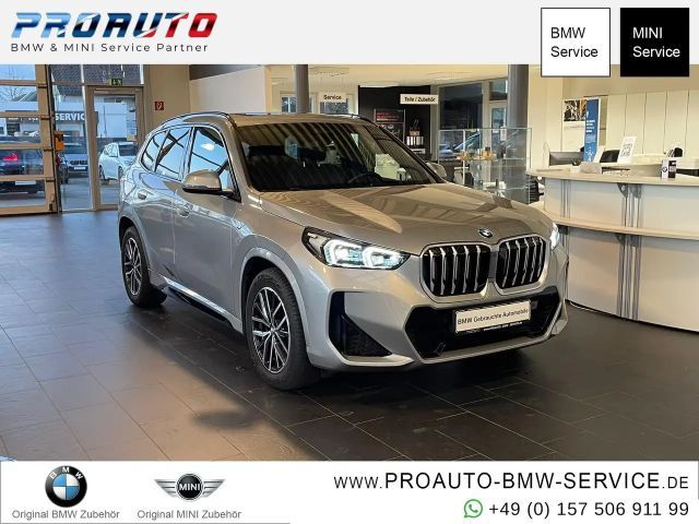 BMW X1 18i sDrive M Sport A-LED/AHK/Komf.Zg/Pano 2025 Benzine