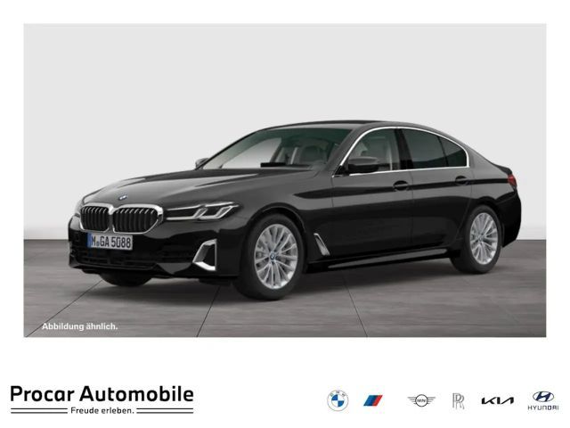 BMW 520 d xDrive A Luxury Line ACC AHK RFK NAVI LED 2023 Diesel