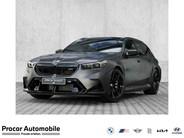 BMW M5 Touring Akrapovic H&R Yidos Alcantara Interiur 2026 Hybride / Benzine