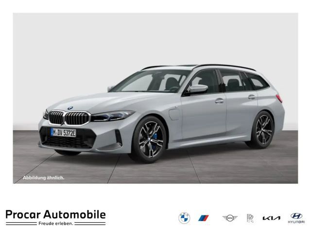 BMW 330 e xDrive Touring M Sport DA PA+ Pano HuD H/K 2025 Hybride / Benzine