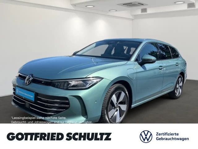 Volkswagen Passat Variant 1.5 TSI eHybrid DSG Elegance Navi Sitzheizung LED 2025 Hybride / Benzine