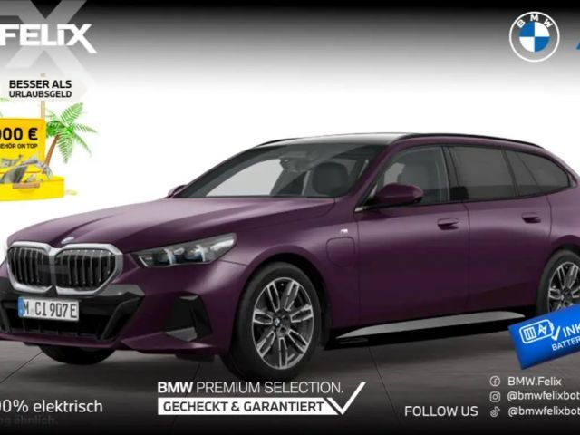 BMW 550 e xDrive Touring+M SPORTPAKET+INDIVIDUAL+PANO+ANH. 2025 Hybride / Benzine