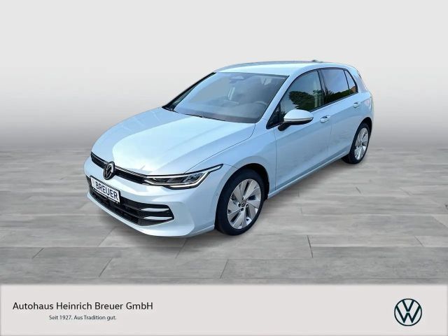 Volkswagen Golf VIII 1.5 TSI 85 kW Life,KAM,4 J. Gar,ACC 2026 Benzine
