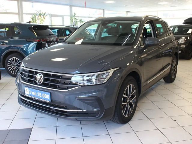 Volkswagen Tiguan 2.0 TDI Life AHK Standheizung LED ACC 2023 Diesel