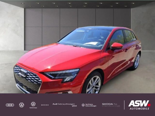 Audi A3 advanced 35TFSI NAVI LED RFK SHZ 2023 Benzine