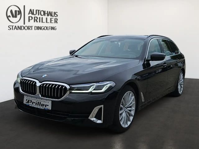 BMW 530 d Touring xDrive Luxury Line/NAVI/Laser/AHK 2021 Diesel