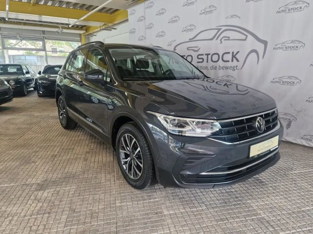 Volkswagen Tiguan 1.5 TSI DSG Life PDC Navi ACC SH Matrix 2022 Benzine