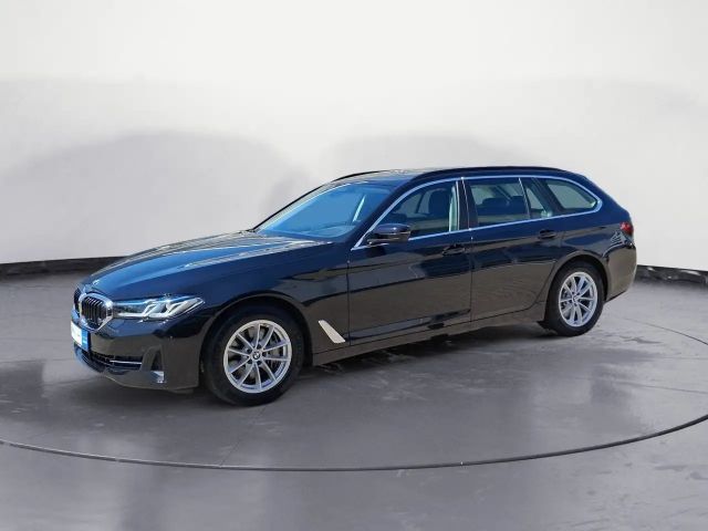 BMW 530 d xDrive Touring Innovationsp. Aut. Klimaaut. 2023 Diesel