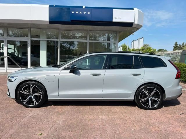 Volvo V60 T6 AWD Plug-in Hybrid Plus Dark Auto 2025 Hybride / Benzine
