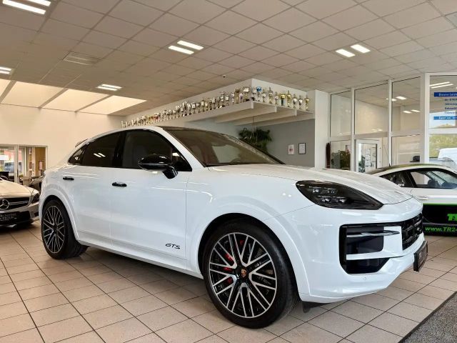 Porsche Cayenne GTS Coupe SportDesign/AHK/ACC/HeadUp 2024 Benzine