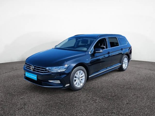 Volkswagen Passat Variant 2.0 TDI DSG R-Line Travel Keyless 2023 Diesel