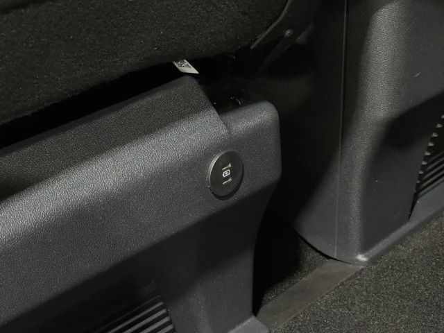 Volkswagen T7 Caravelle