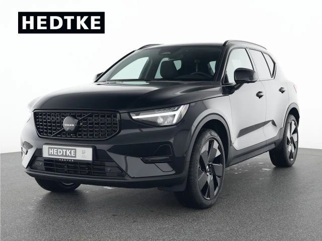 Volvo XC40 27% NACHLASS AUF UPE! XC40 B3 Plus Black Edition 2026 Benzine