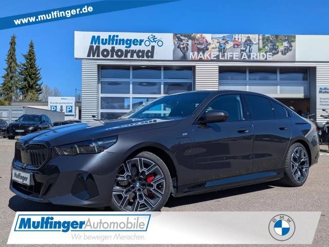 BMW 550 e xDr.M Sport Pro IntAktL.PanoD.ACC 360°AHK 2024 Hybride / Benzine