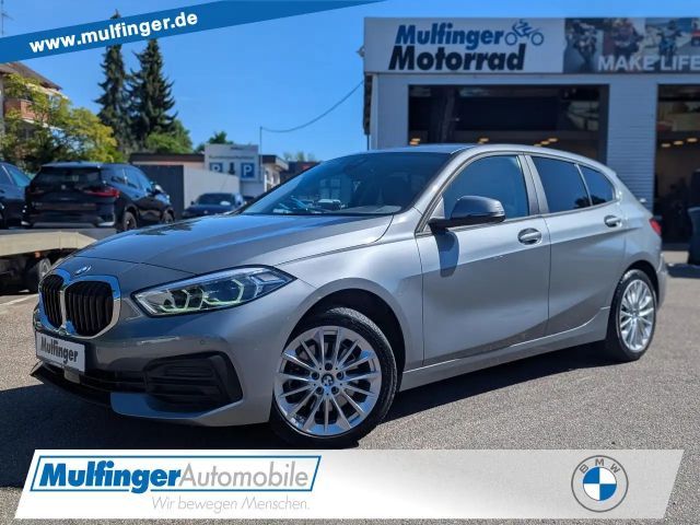 BMW 118 i Advantage LED Live-Prof. DAB Tempomat 17" PDC 2022 Benzine