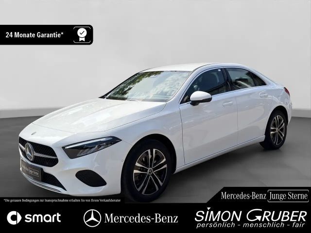 Mercedes-Benz A 250 e Limo Progressive Distronic Volldigi AC11 2025 Hybride / Benzine