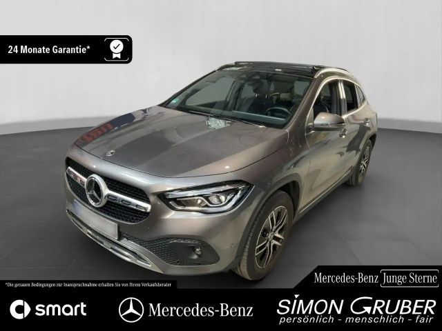 Mercedes-Benz GLA 200 Progressive Pano LED Kamera EasyPack AHK 2021 Benzine