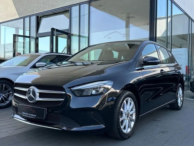 Mercedes-Benz B 250 e Style | LED Scheinwerfer | MBUX | AHK 2021 Hybride / Benzine