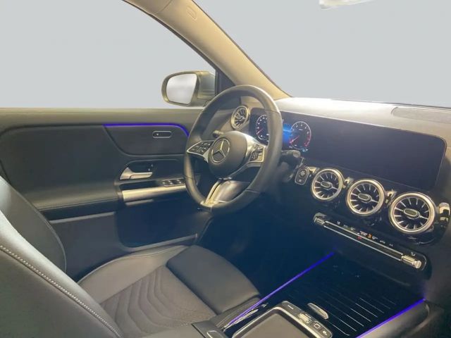 Mercedes-Benz GLA 220