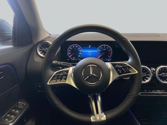 Mercedes-Benz GLA 220