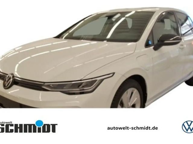 Volkswagen Golf VIII 1,5 TSI eHybrid DSG Energy ACC Navi R-Kame... 2025 Hybride / Benzine