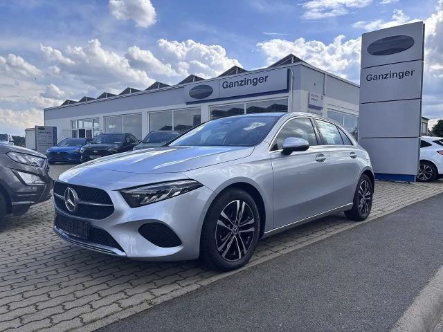 Mercedes-Benz A 180 Progressive Automatik, GARANTIE+AHK SCHWENKBAR+LED 2024 Benzine