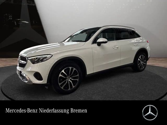 Mercedes-Benz GLC 200 4M AVANTG+PANO+AHK+LED+KAMERA+TOTW+KEYLESS 2025 Benzine