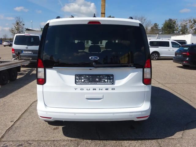 Ford Tourneo