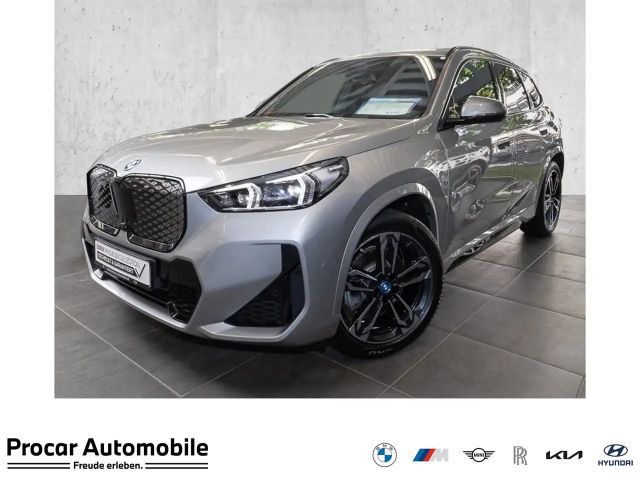 BMW iX1 xDrive30 M Sport HUD PANO AHK RFK NAVI LED 2024 Elektrisch