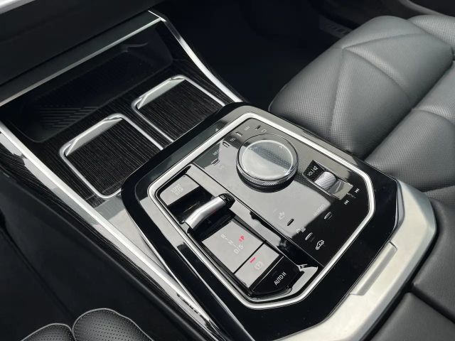 BMW 740