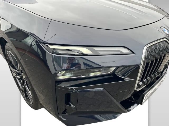 BMW 740