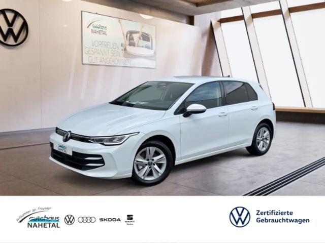 Volkswagen Golf 1.5 TSI Life BUSINESS NAVI SHZ MFL LED KLIMA RÜFA 2026 Benzine