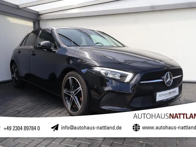 Mercedes-Benz A 220 A 220 d Progressive Night RFK LED Navi DAB 2021 Diesel