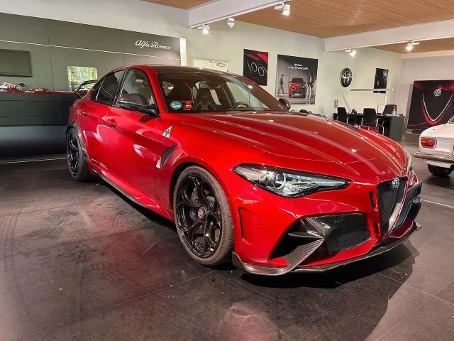 Alfa Romeo Giulia GTA m 2021 Benzine