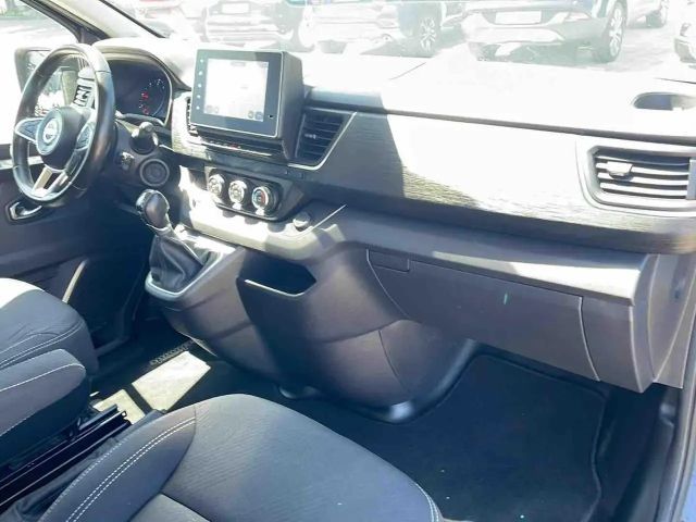Nissan NV300