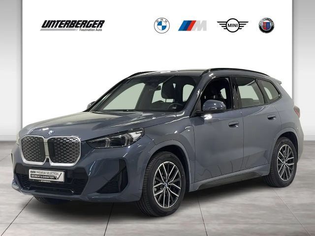 BMW iX1 xDrive30 M Sportpaket AHK ACC 360° HUD HK 2025 Elektrisch