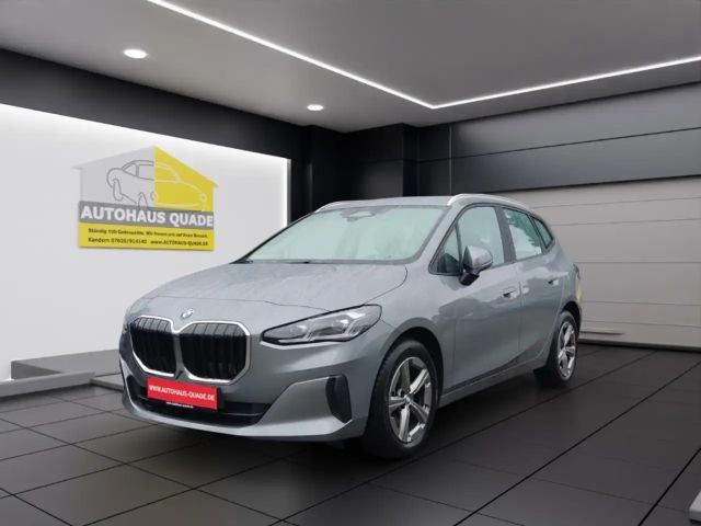 BMW 218 Active Tourer i Park-Assistent AHK-klappbar Navi D 2023 Benzine