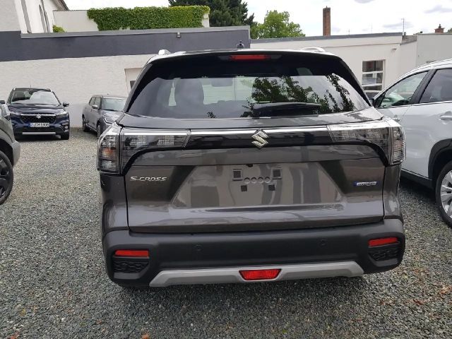 Suzuki S-Cross