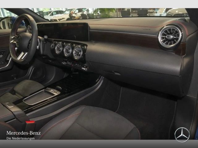 Mercedes-Benz CLA 220